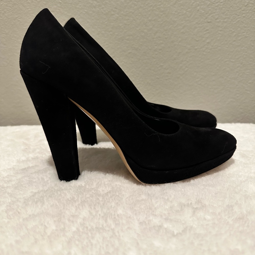 Gucci suede pumps size 7 black
